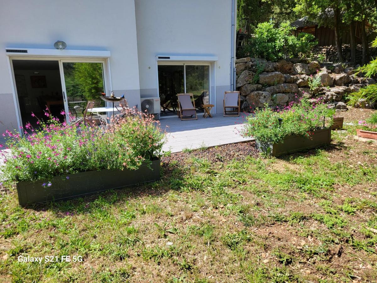 Un Ecrin De Verdure Et Plus.. Besse-sur-Issole Exterior photo